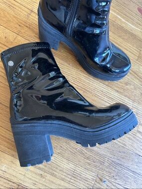 Steve Madden black boots